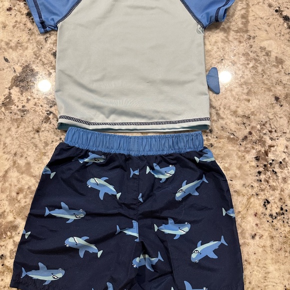 *GENTLY WORN* Freestyle Revolution Swimwear 12-Mo Boys 2-Piece Swim Set - Picture 2 of 9